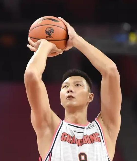 乐鱼体育官网入口-著名球评人谈未来：中国篮球正面临挑战