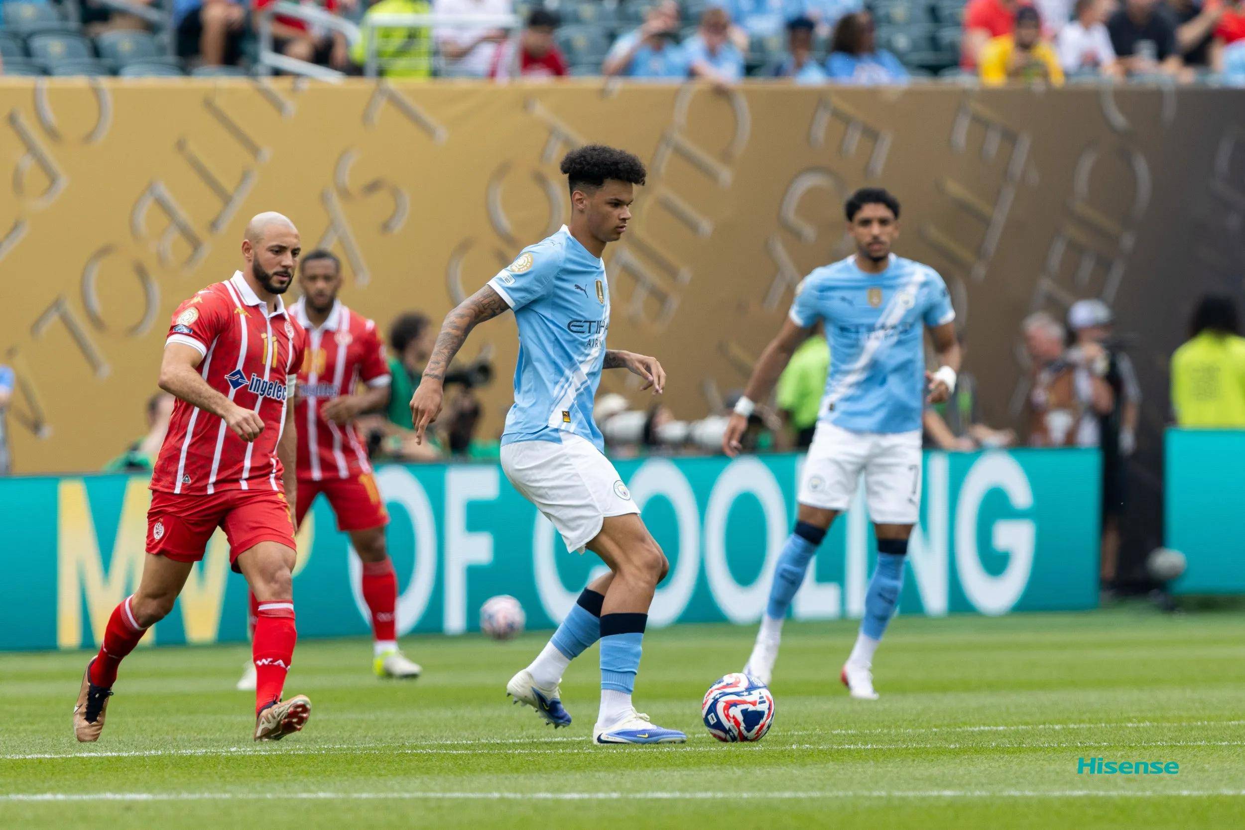 乐鱼体育活动-巴黎圣日耳曼中场核心绯闻不断，球队表现波动的简单介绍