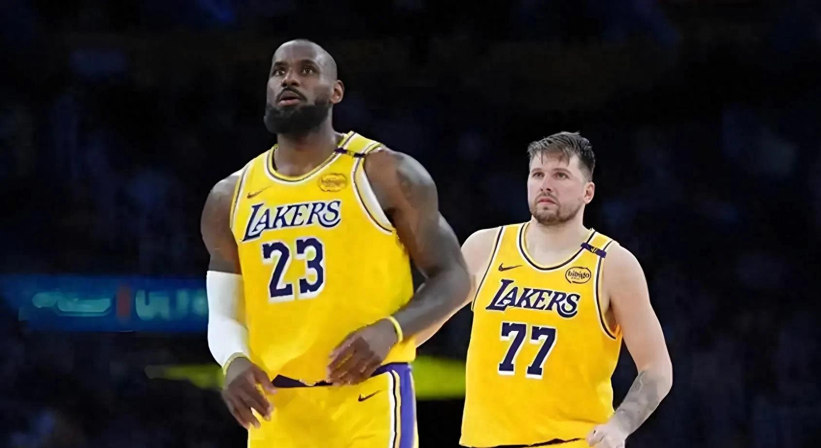 乐鱼体育馆-詹姆斯砍下33分，湖人击败雷霆的简单介绍