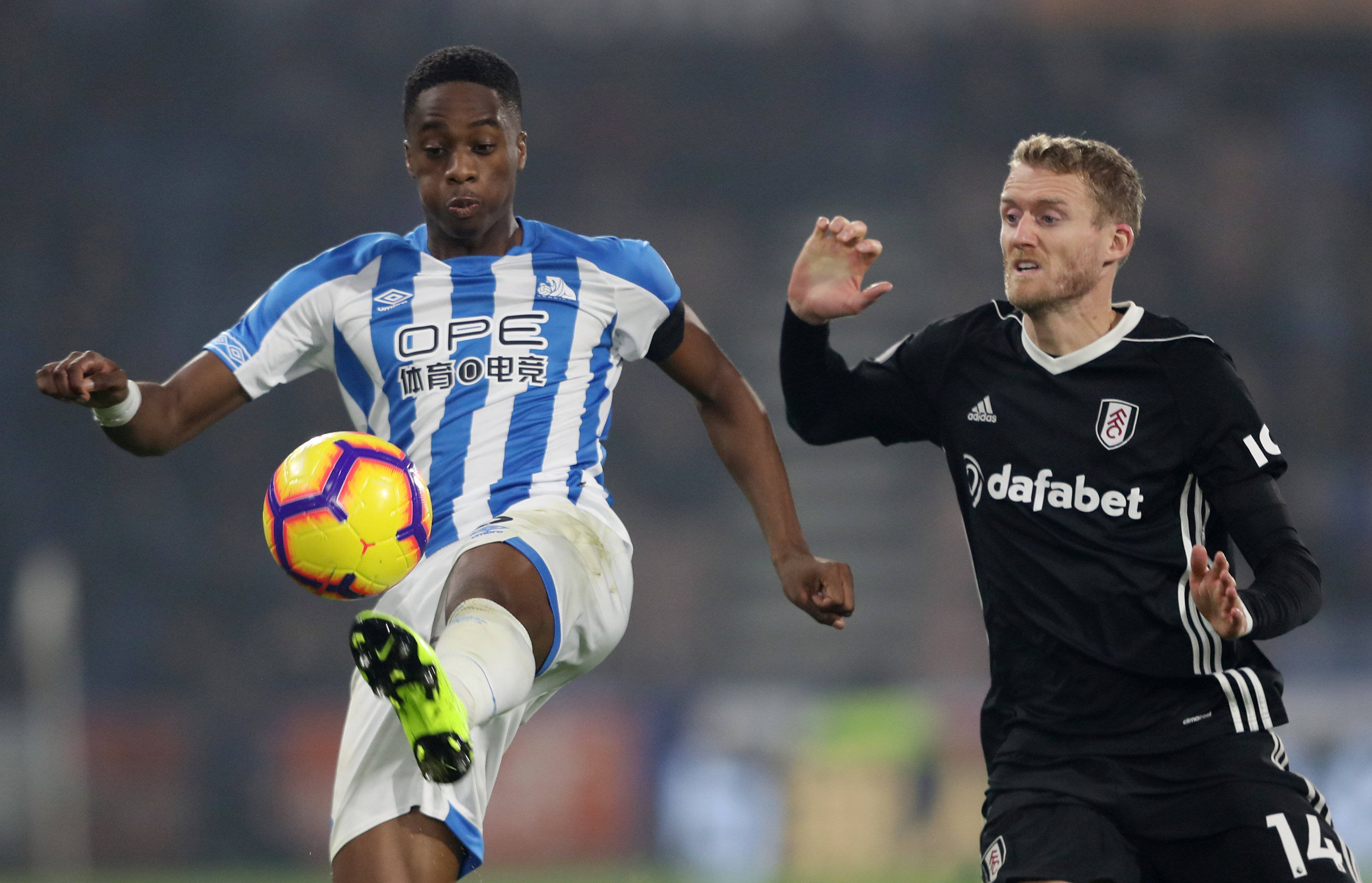 乐鱼体育官网入口-包含西布朗绝地反击取胜，保级希望增大的词条