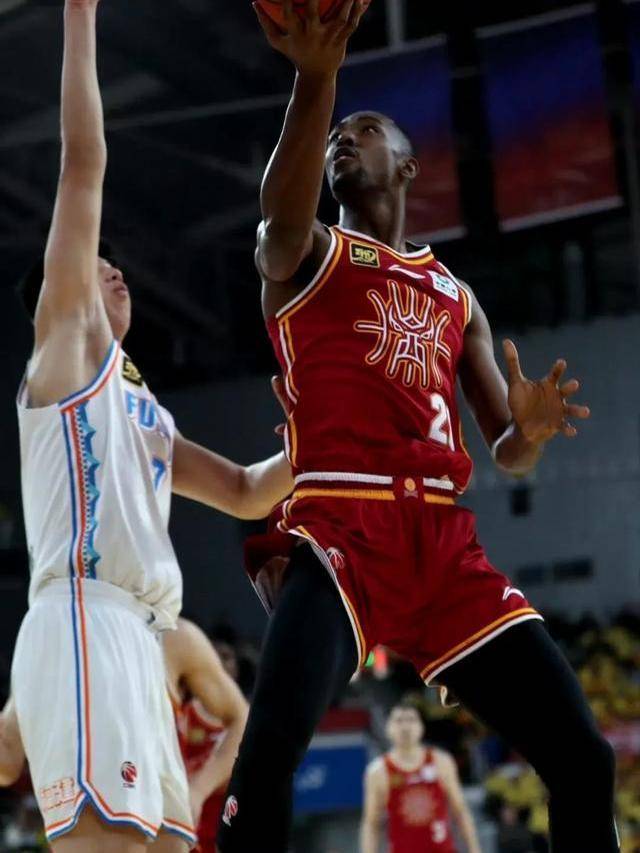 山西男篮主场取胜，继续扩大领先优势