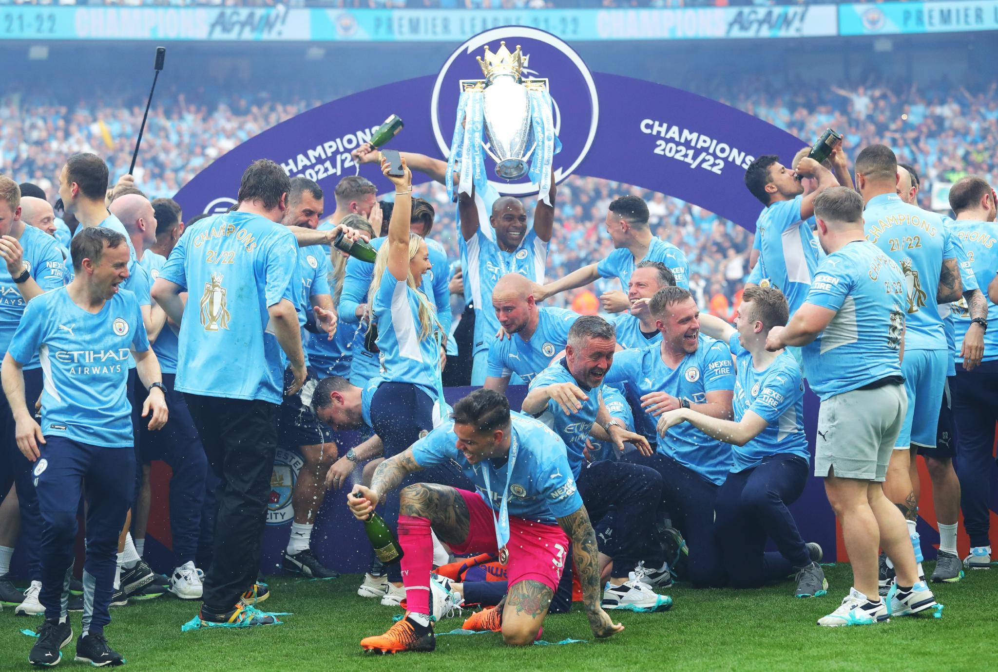 曼城控制比赛场面，轻松战胜对手