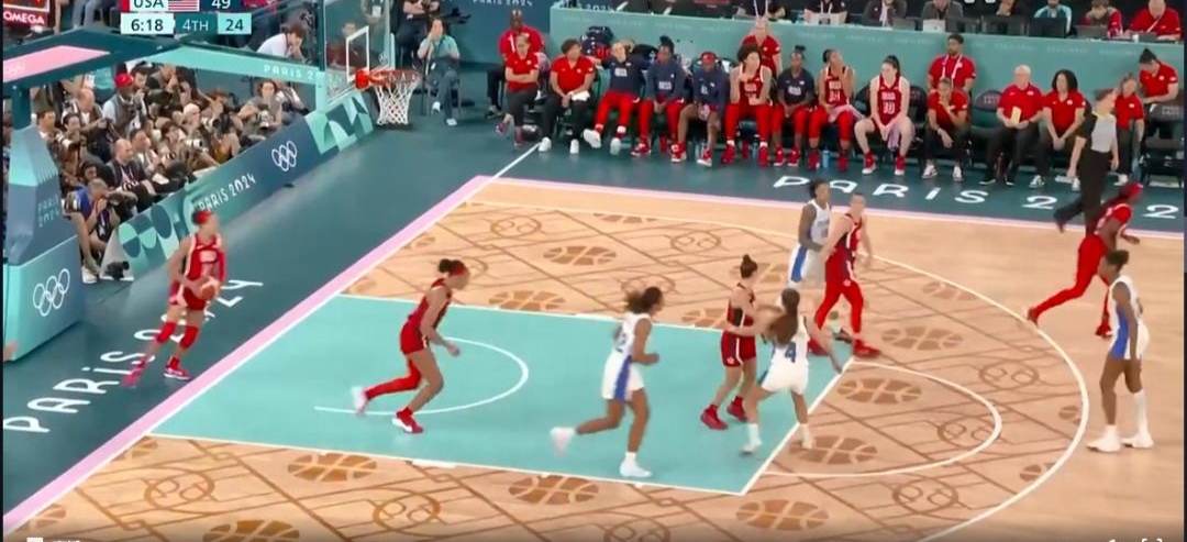 东京奥运会：法国女篮击败澳大利亚获得金牌