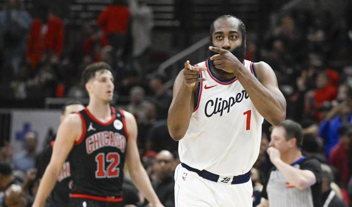 火箭大胜马刺，哈登独得分成全队之冠的简单介绍