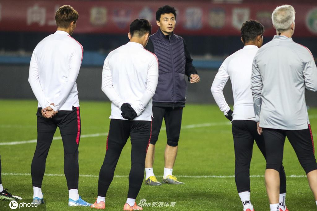 包含天海客场对阵河南建业，争取积累积分的词条