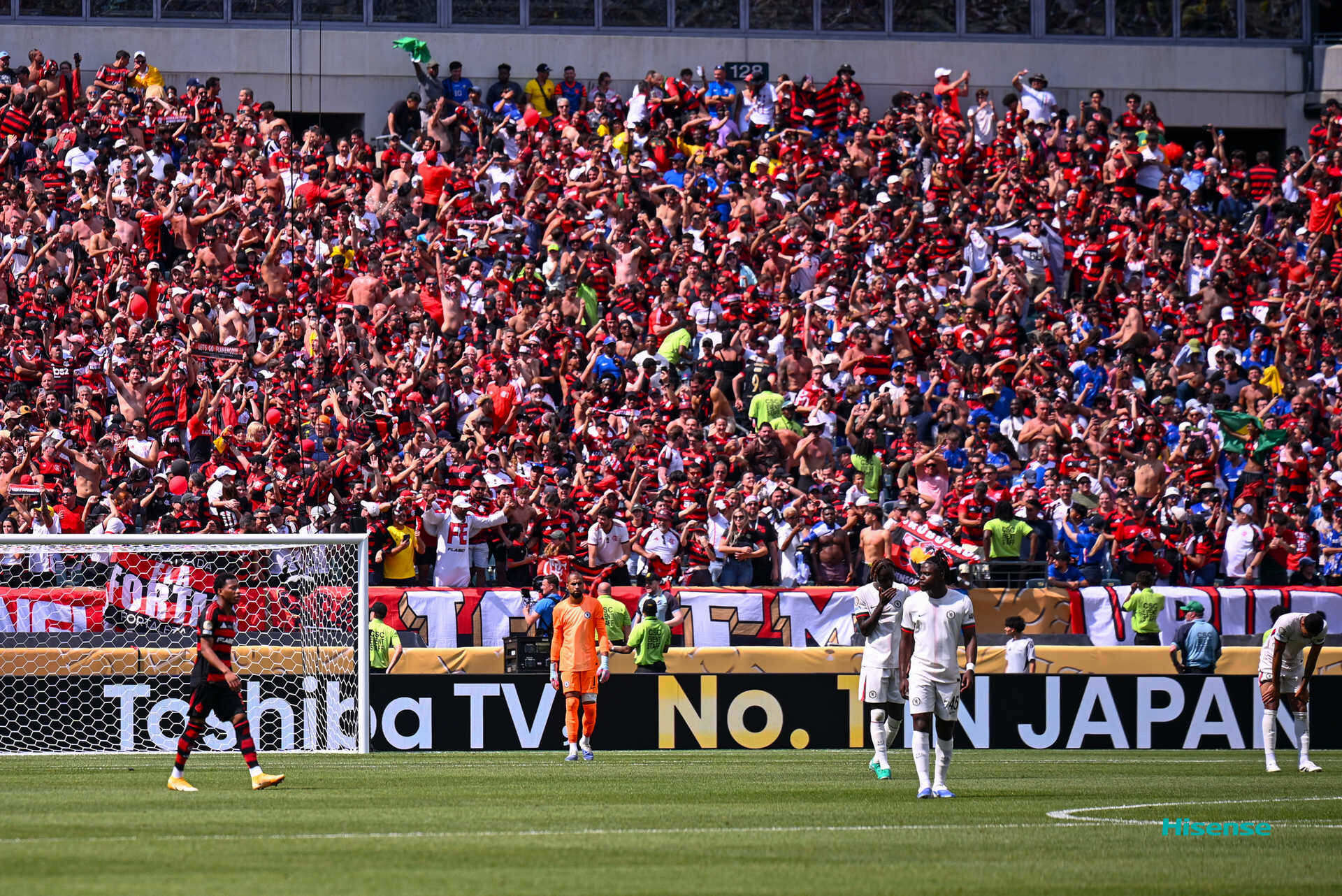 乐鱼体育登录-切尔西惊险晋级，进入欧冠淘汰赛