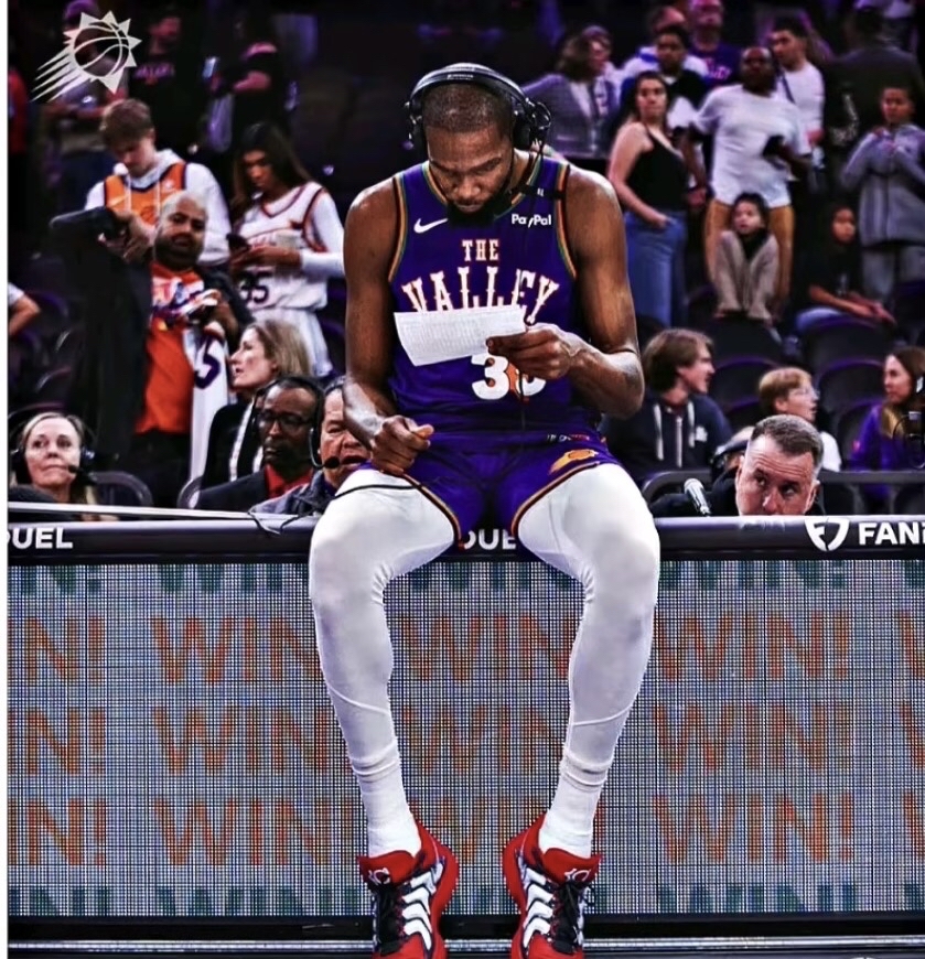 包含太阳球员集体失常，主教练急需调整战术安排的词条