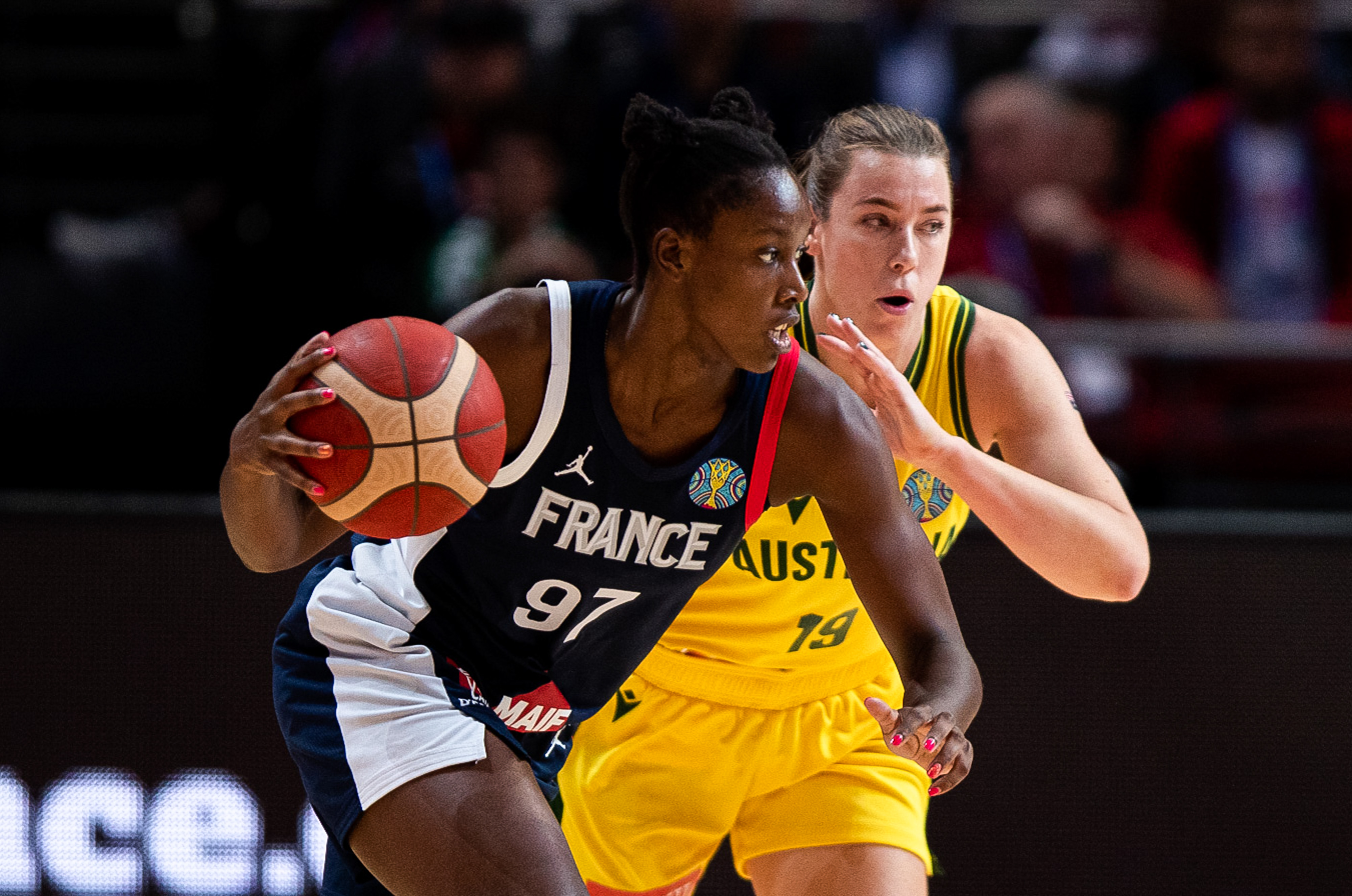 关于美国女篮轻松胜出，继续领跑的信息