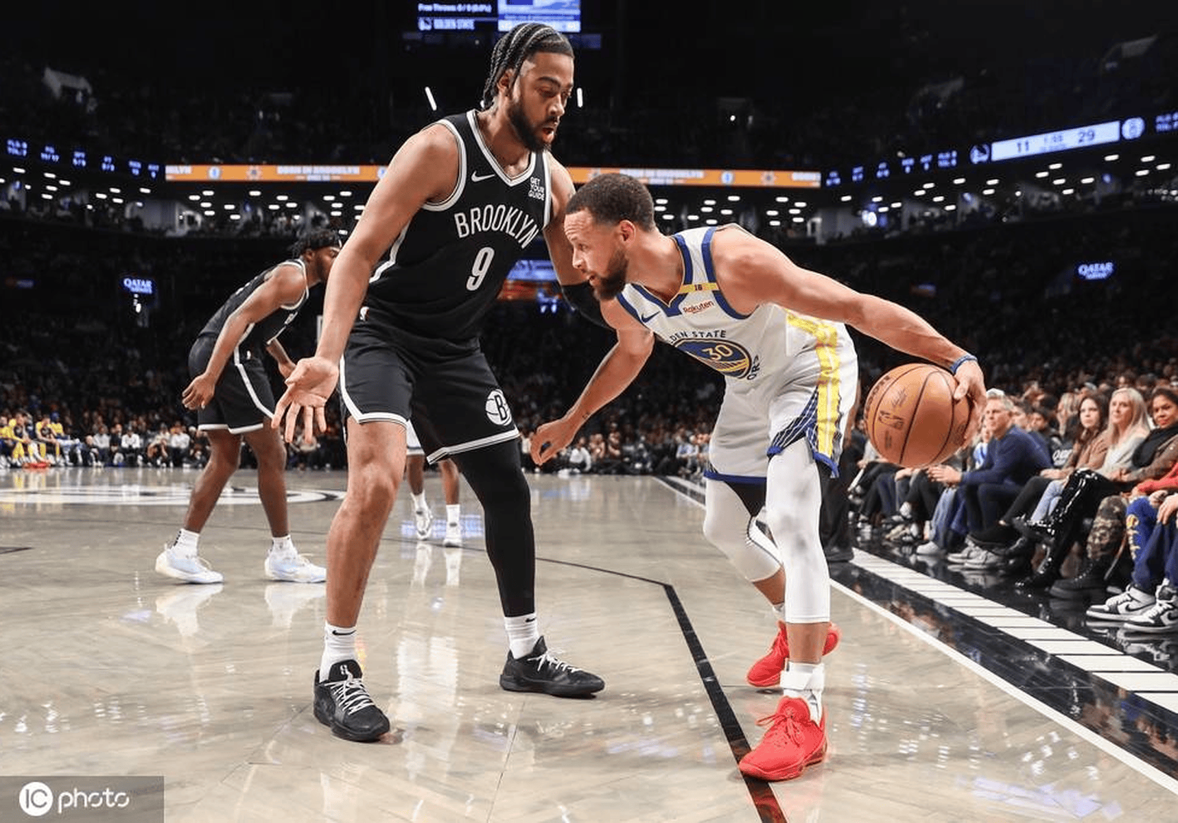 勇士客场擒篮网终结连败，库里砍30分