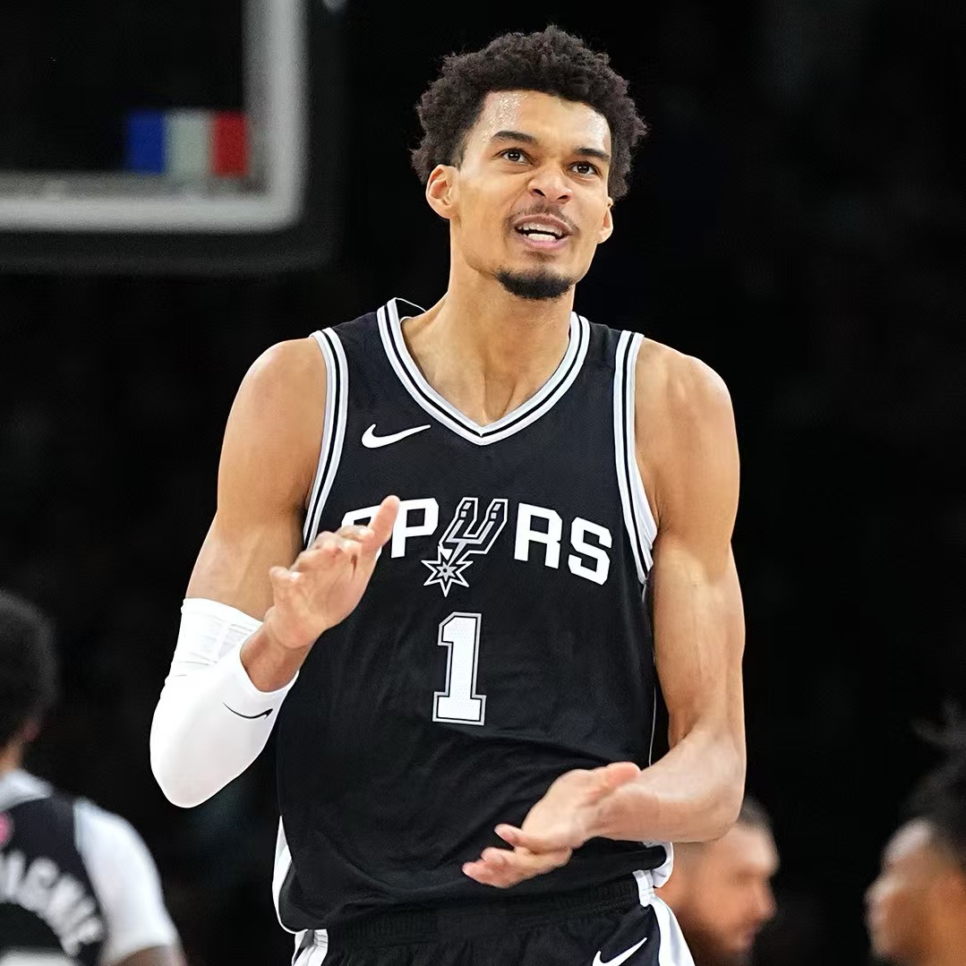 包含马刺惨负鹈鹕，憾失终结连胜的词条