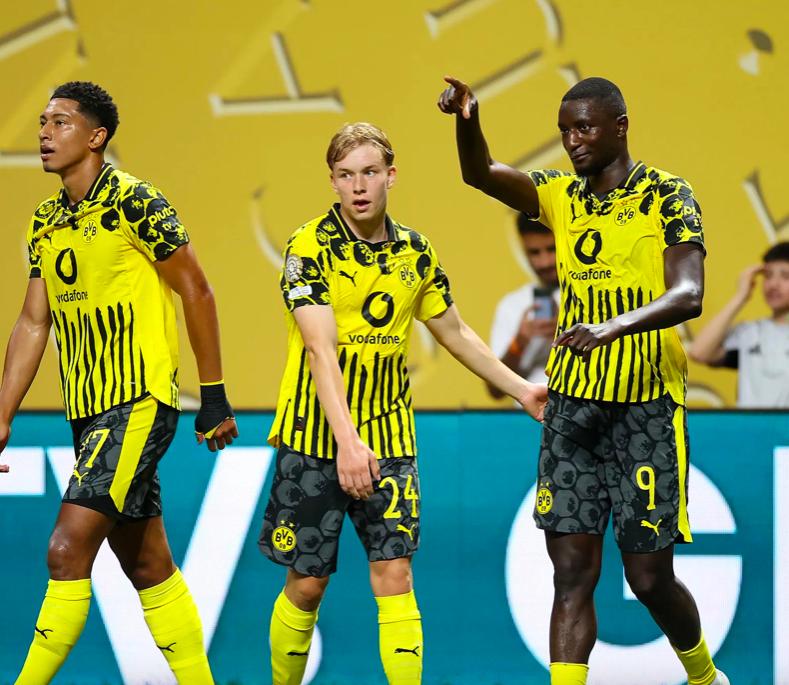 乐鱼体育app下载地址-安德莱赫特队主场获得胜利，晋级