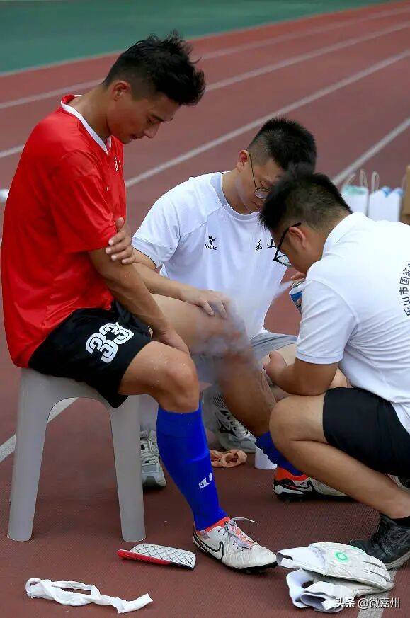 比赛严格规范，球员训练态度端正